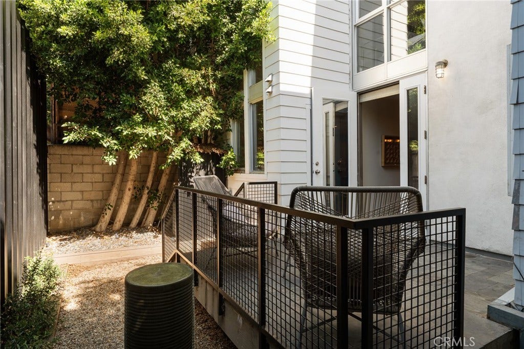 1037 N Laurel Avenue, #11B, Los Angeles, CA 90046 1037 N Laurel Avenue, #11B, Los Angeles, CA 90046