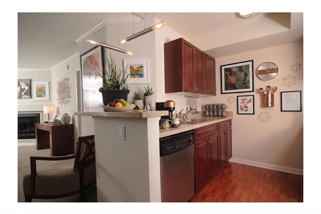 5545 Canoga Avenue, #213, Woodland Hills, CA 91367