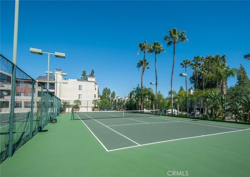 5545 Canoga Avenue, #213, Woodland Hills, CA 91367