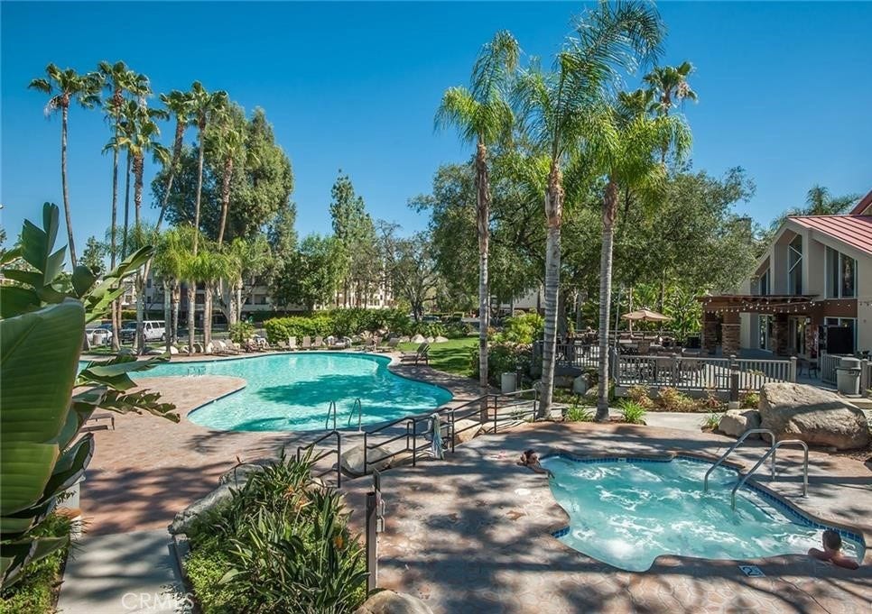 5545 Canoga Avenue, #213, Woodland Hills, CA 91367