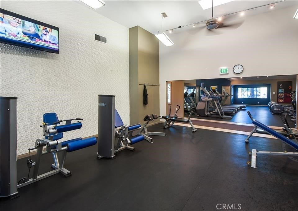 5545 Canoga Avenue, #213, Woodland Hills, CA 91367
