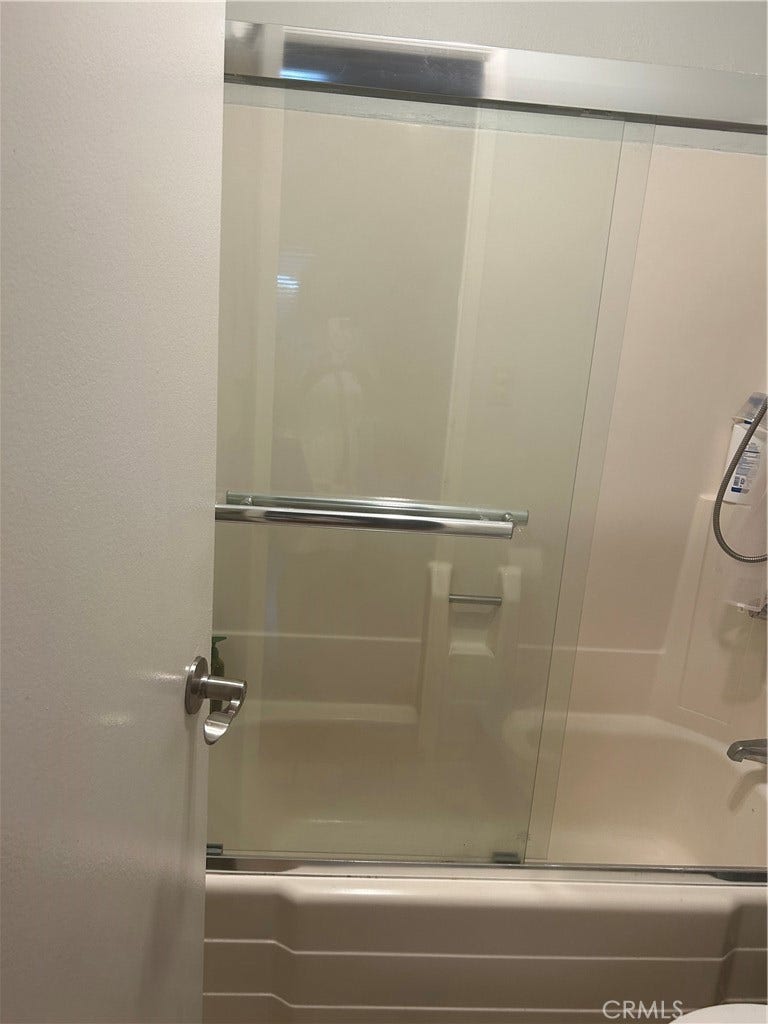 21801 Roscoe, Canoga Park, CA 91304