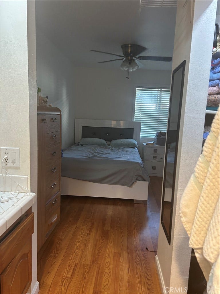 21801 Roscoe, Canoga Park, CA 91304