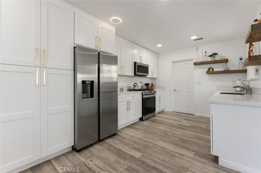 6201 Tampa, Tarzana, CA 91335 6201 Tampa, Tarzana, CA 91335