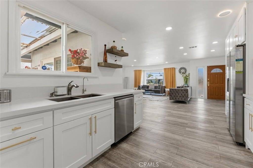 6201 Tampa, Tarzana, CA 91335 6201 Tampa, Tarzana, CA 91335