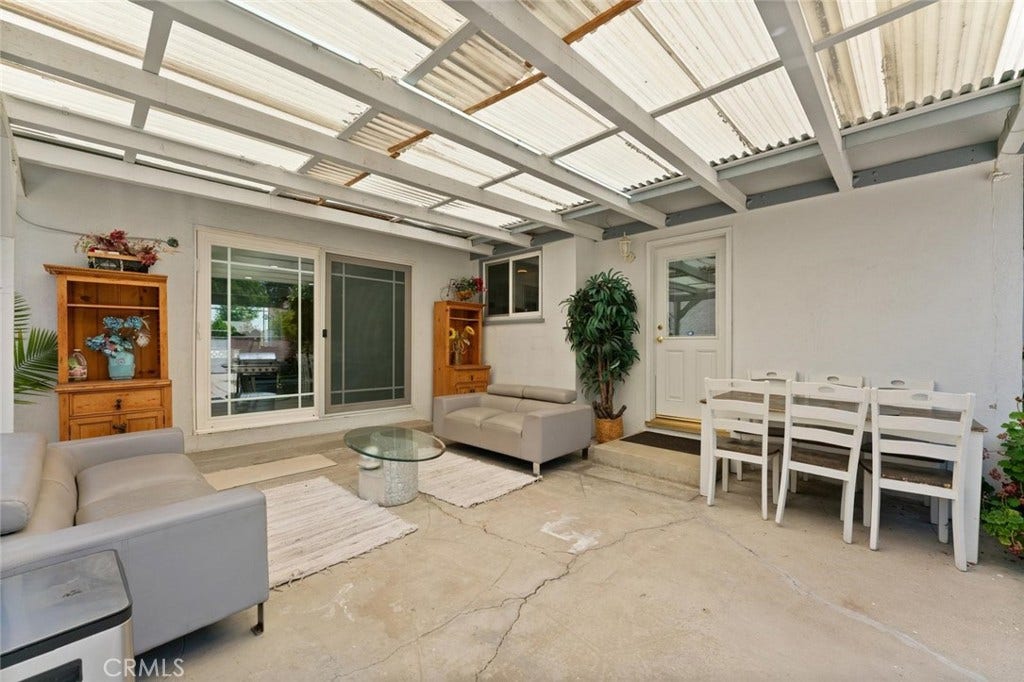 6201 Tampa, Tarzana, CA 91335 6201 Tampa, Tarzana, CA 91335