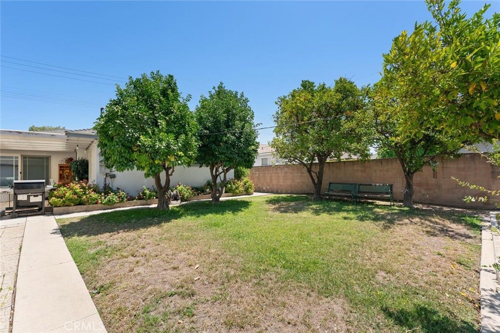 6201 Tampa, Tarzana, CA 91335 6201 Tampa, Tarzana, CA 91335