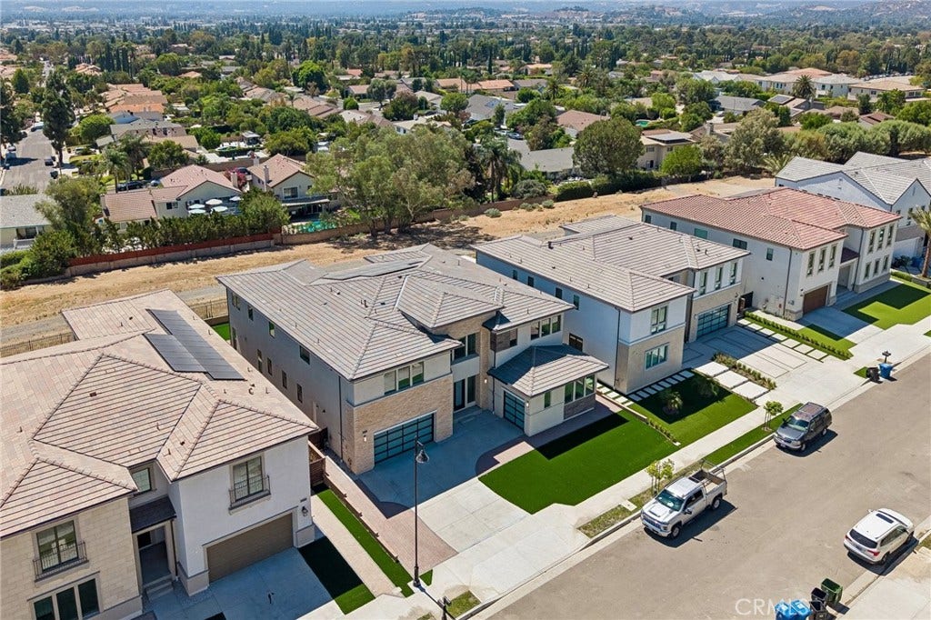 20580 Edgewood Court, Chatsworth, CA 91311 20580 Edgewood Court, Chatsworth, CA 91311