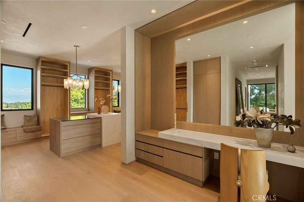 16093 Royal Oak Road, Encino, CA 91436
