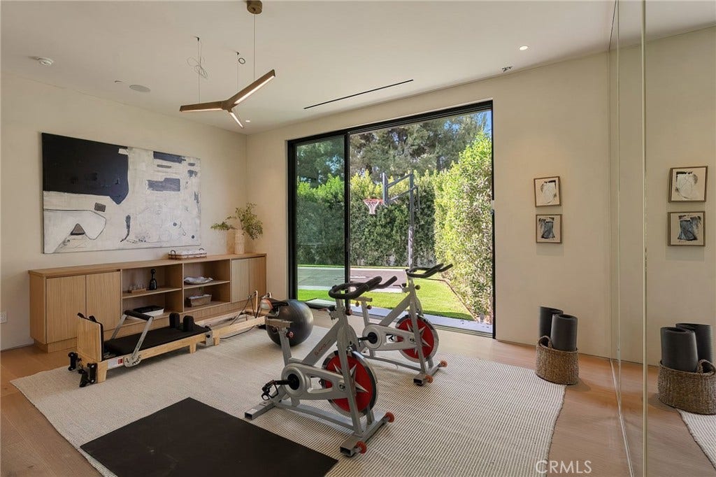 16093 Royal Oak Road, Encino, CA 91436
