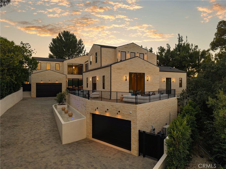 Property photo for 16093 Royal Oak, Encino, CA
