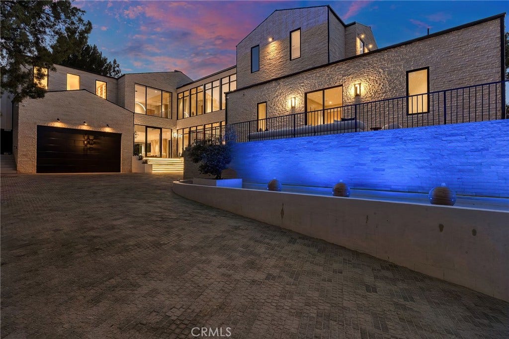 16093 Royal Oak Road, Encino, CA 91436