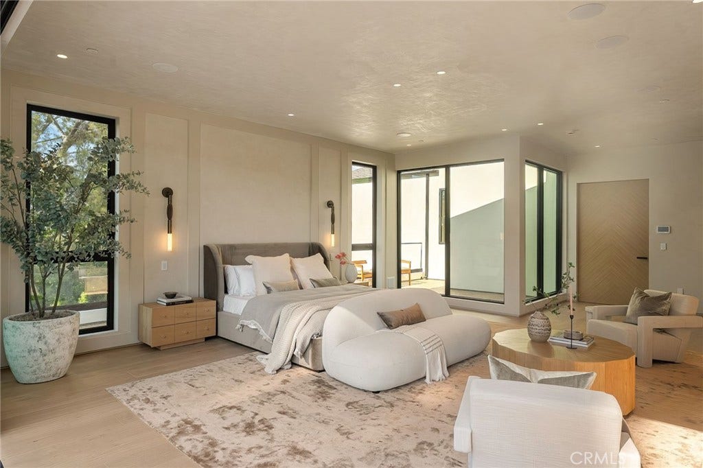16093 Royal Oak Road, Encino, CA 91436