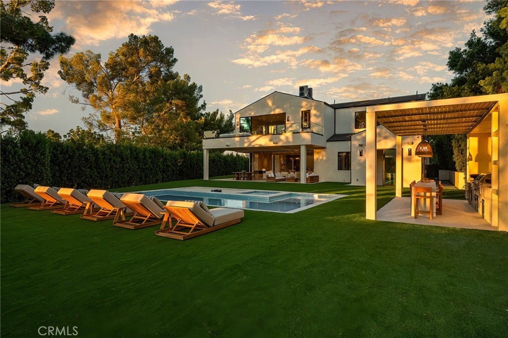 16093 Royal Oak Road, Encino, CA 91436
