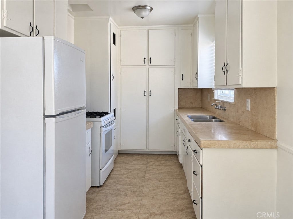 15234 Rayen Street, #D, North Hills, CA 91343 15234 Rayen Street, #D, North Hills, CA 91343