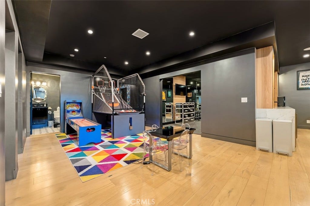 5301 Amestoy Avenue, Encino, CA 91316 5301 Amestoy Avenue, Encino, CA 91316