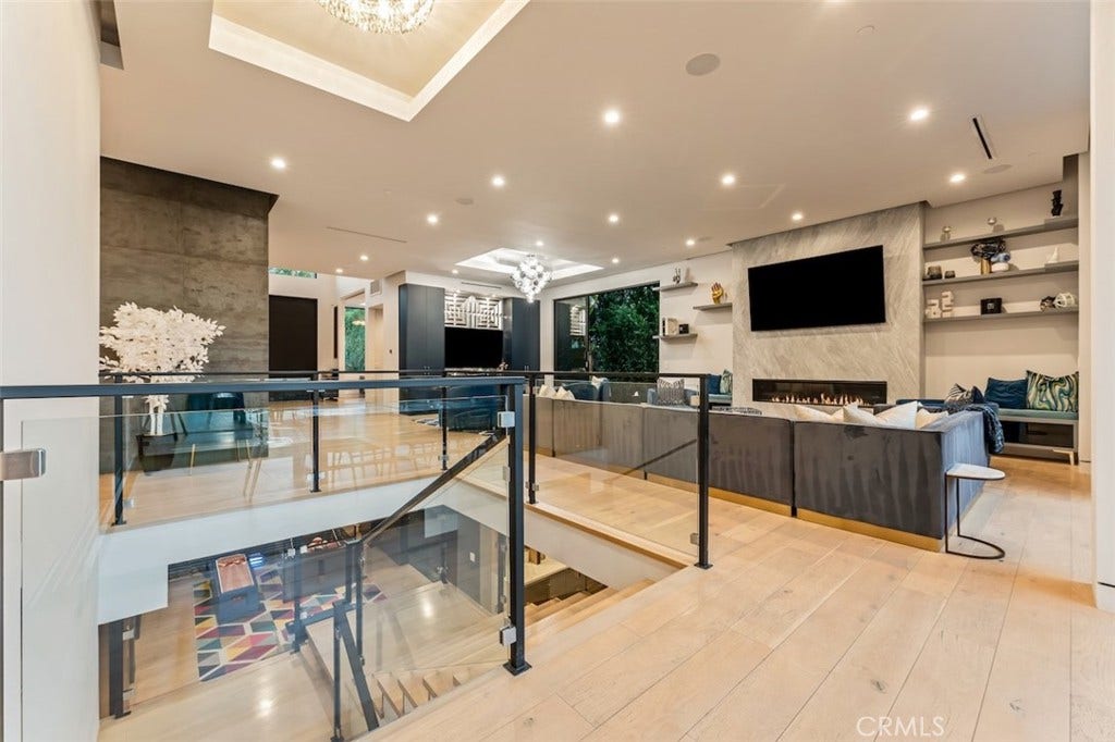 5301 Amestoy Avenue, Encino, CA 91316 5301 Amestoy Avenue, Encino, CA 91316