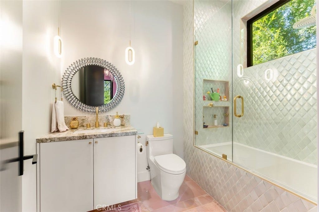 5301 Amestoy Avenue, Encino, CA 91316 5301 Amestoy Avenue, Encino, CA 91316