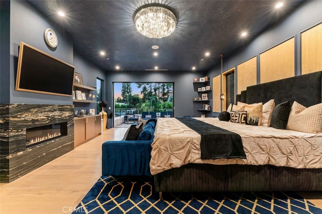 5301 Amestoy Avenue, Encino, CA 91316 5301 Amestoy Avenue, Encino, CA 91316