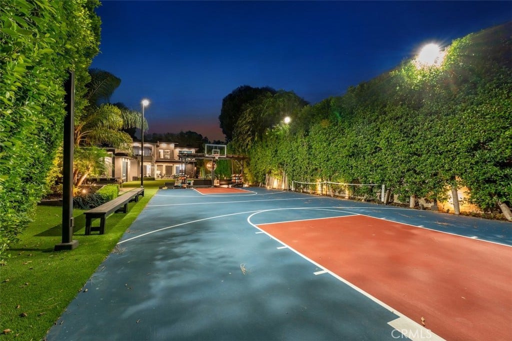 5301 Amestoy Avenue, Encino, CA 91316 5301 Amestoy Avenue, Encino, CA 91316