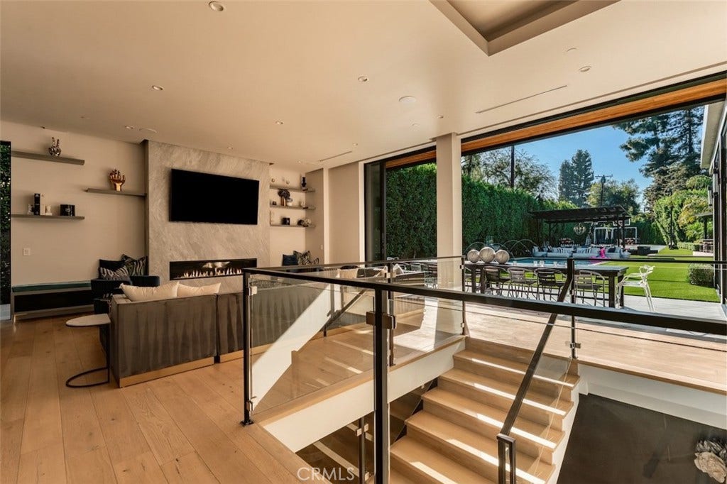 5301 Amestoy Avenue, Encino, CA 91316 5301 Amestoy Avenue, Encino, CA 91316