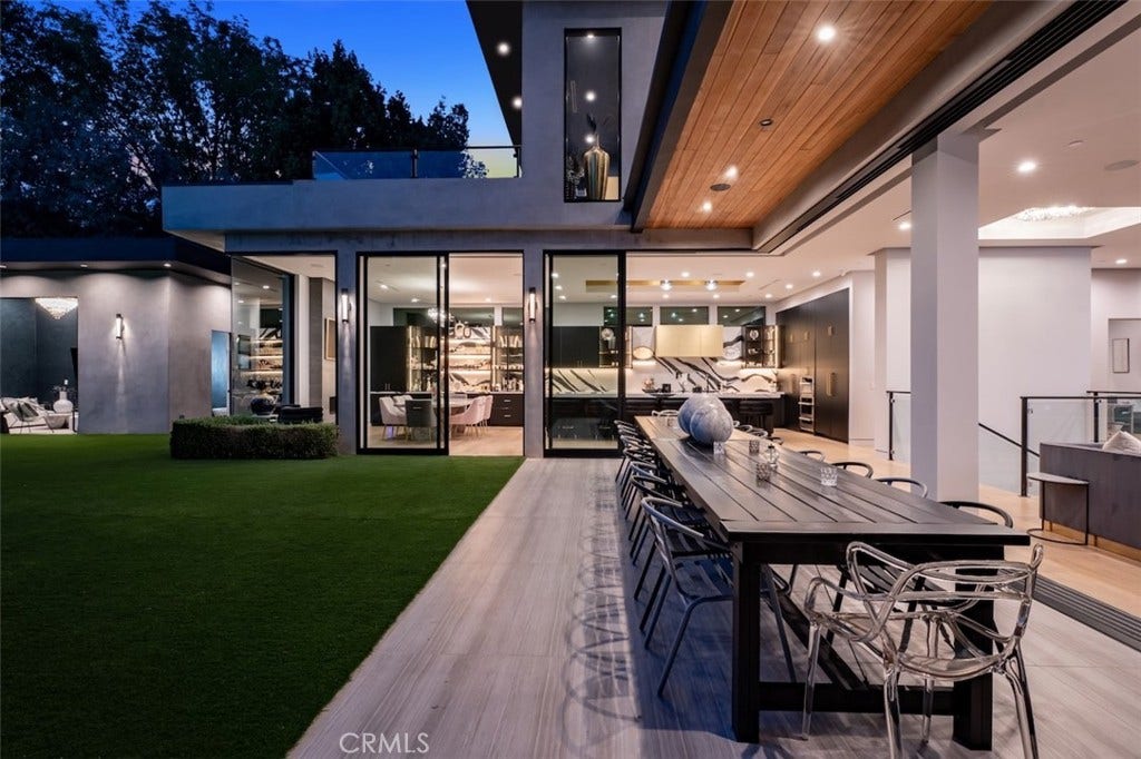5301 Amestoy Avenue, Encino, CA 91316 5301 Amestoy Avenue, Encino, CA 91316