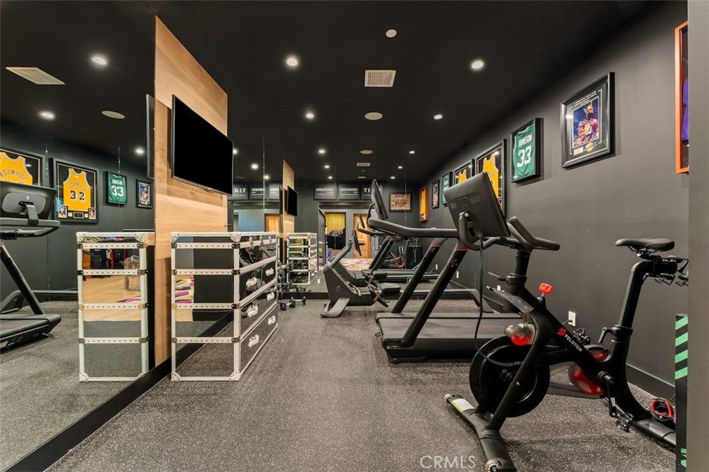 5301 Amestoy Avenue, Encino, CA 91316 5301 Amestoy Avenue, Encino, CA 91316