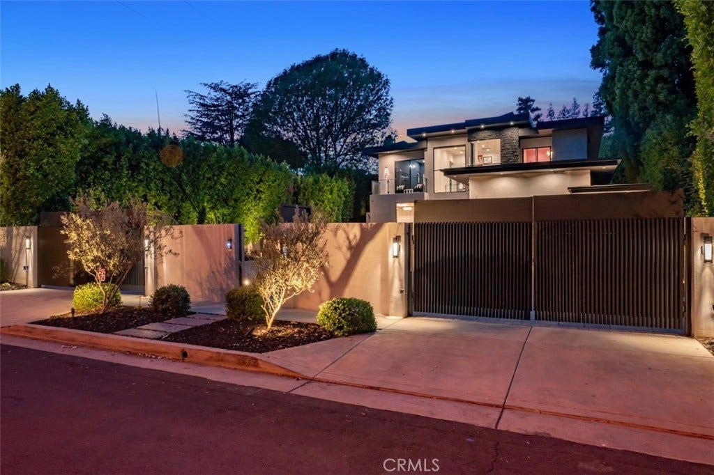 5301 Amestoy Avenue, Encino, CA 91316 5301 Amestoy Avenue, Encino, CA 91316