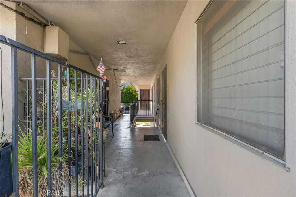 10413 Parr, Sunland, CA 91040 10413 Parr, Sunland, CA 91040