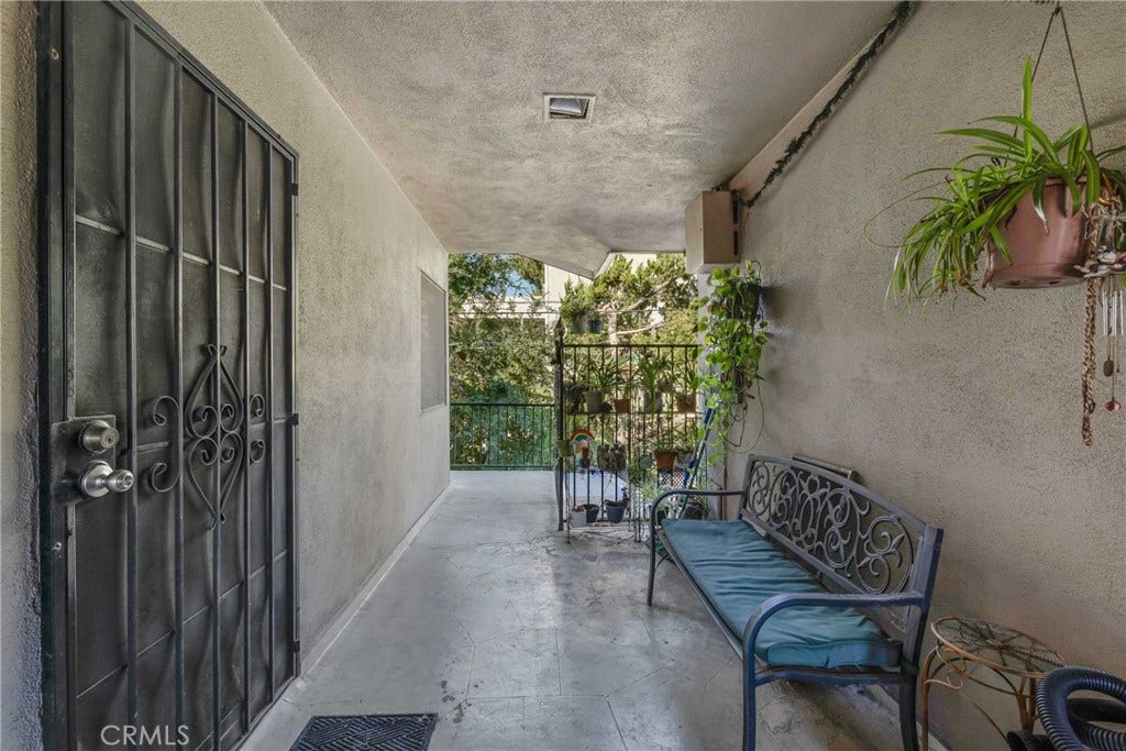 10413 Parr, Sunland, CA 91040 10413 Parr, Sunland, CA 91040