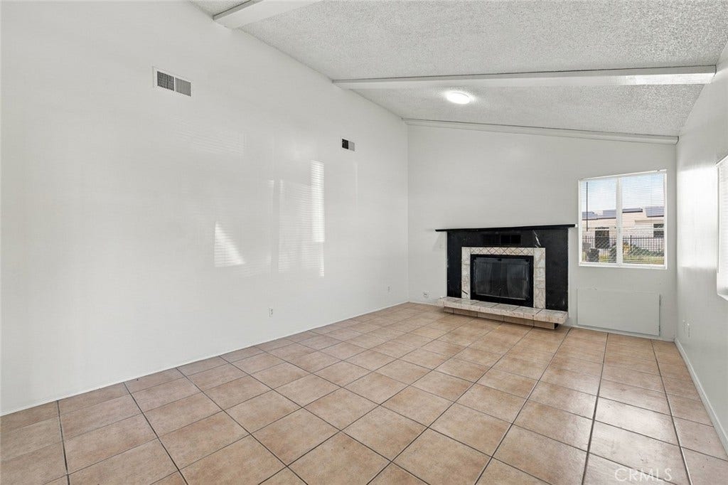 1204 E Avenue Q4, Palmdale, CA 93550 1204 E Avenue Q4, Palmdale, CA 93550