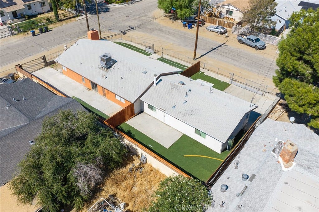 1204 E Avenue Q4, Palmdale, CA 93550 1204 E Avenue Q4, Palmdale, CA 93550
