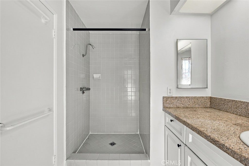 1204 E Avenue Q4, Palmdale, CA 93550 1204 E Avenue Q4, Palmdale, CA 93550