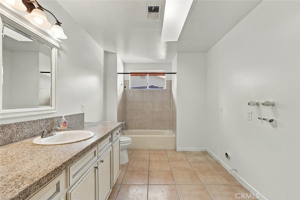 1204 E Avenue Q4, Palmdale, CA 93550 1204 E Avenue Q4, Palmdale, CA 93550