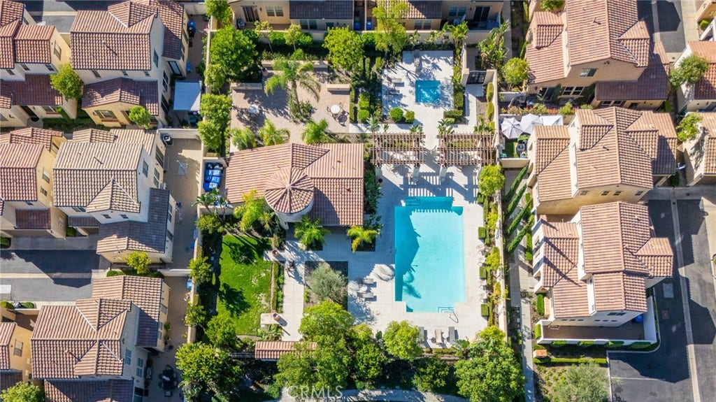 20278 Pienza, Porter Ranch, CA 91326 Community Pool