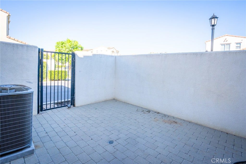 20278 Pienza, Porter Ranch, CA 91326 Back Yard