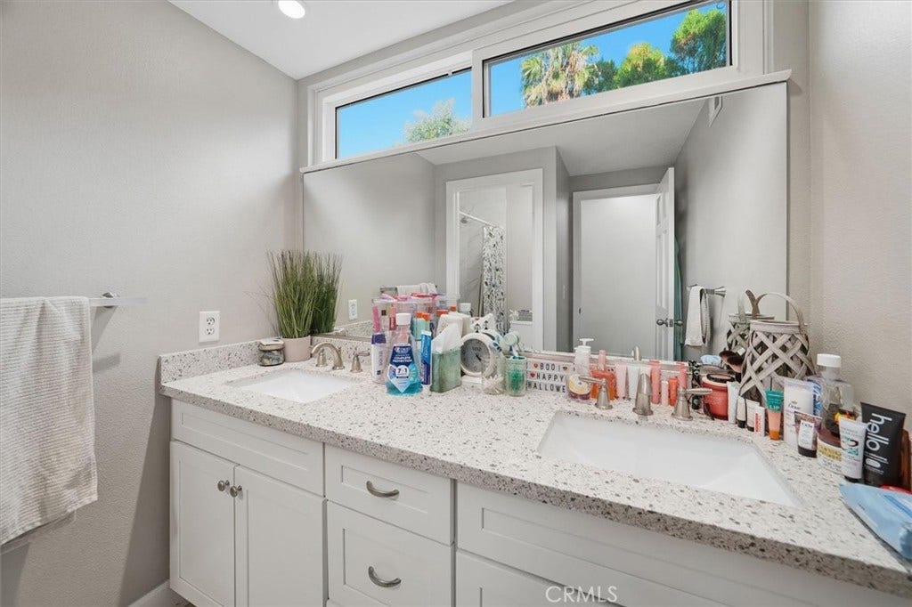 25860 Via Candice, Valencia, CA 91355 25860 Via Candice, Valencia, CA 91355