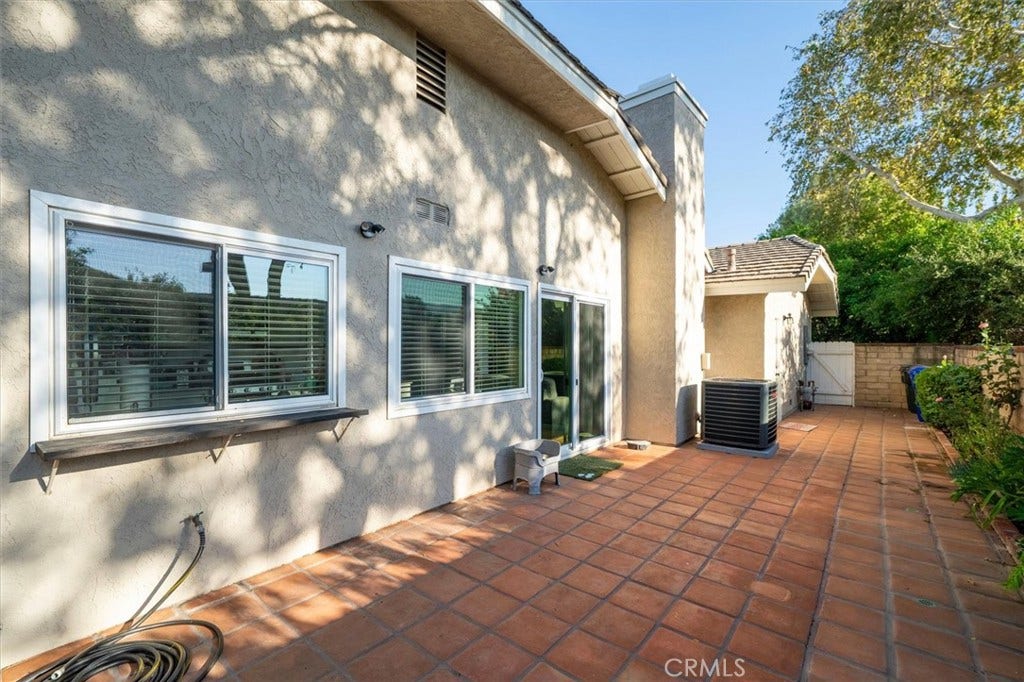 25860 Via Candice, Valencia, CA 91355 25860 Via Candice, Valencia, CA 91355