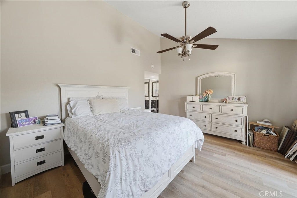 25860 Via Candice, Valencia, CA 91355 25860 Via Candice, Valencia, CA 91355