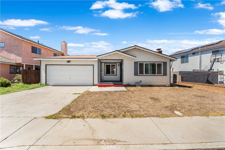 Property photo for 44117 Parkview Lane, Lancaster, CA