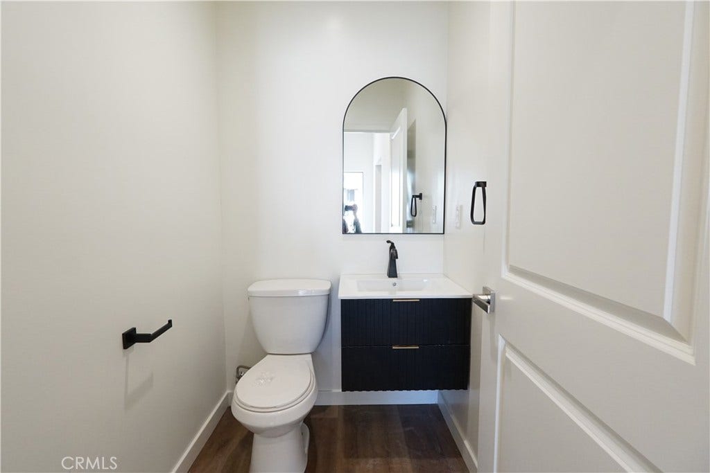Half bath 1a