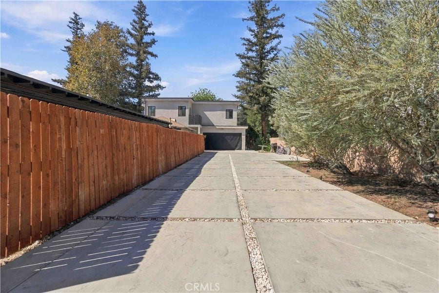 Property photo for 8633 Zelzah, Northridge, CA