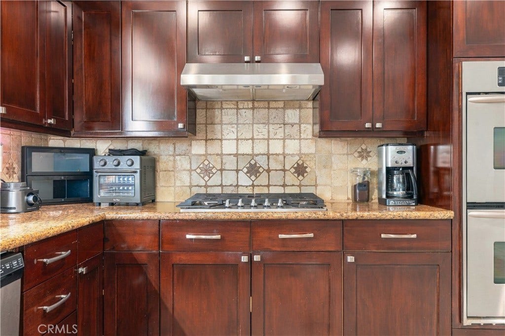 2608 Gemini Court, Camarillo, CA 93010 2608 Gemini Court, Camarillo, CA 93010