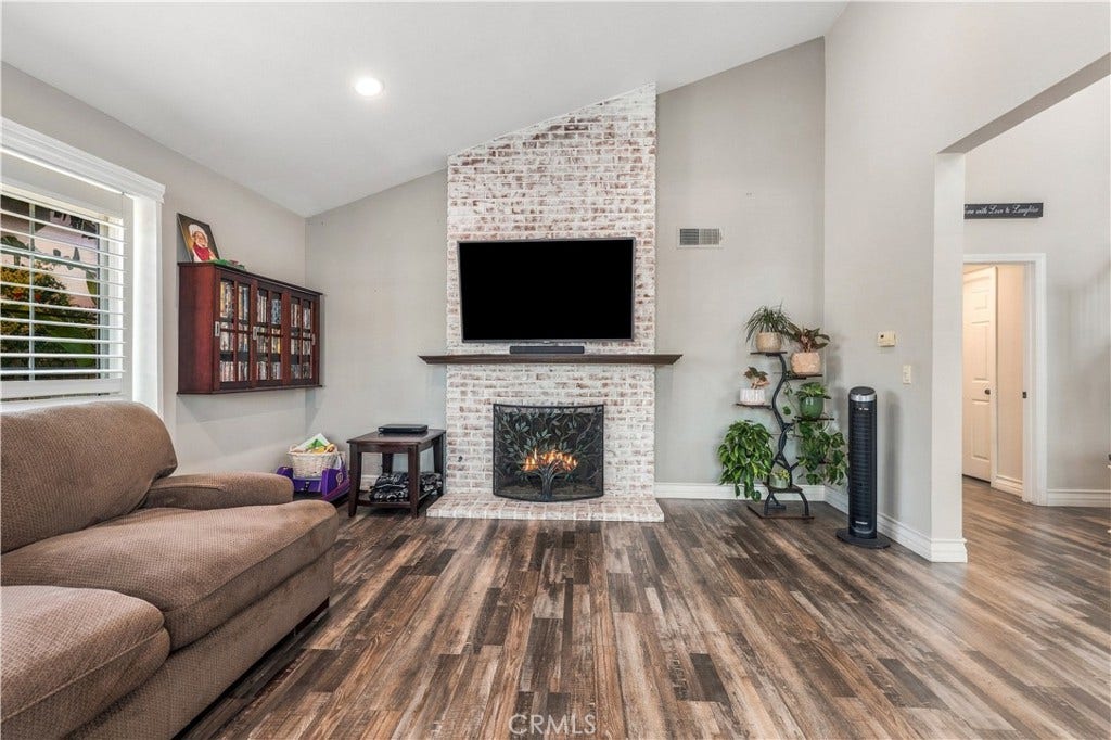 2608 Gemini Court, Camarillo, CA 93010 2608 Gemini Court, Camarillo, CA 93010