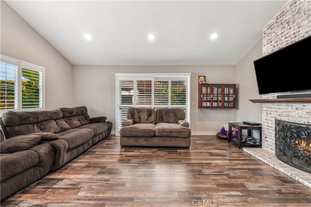 2608 Gemini Court, Camarillo, CA 93010 2608 Gemini Court, Camarillo, CA 93010