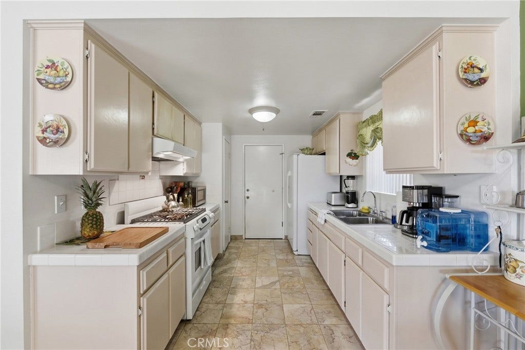 10182 Willamette Street, Ventura, CA 93004 10182 Willamette Street, Ventura, CA 93004