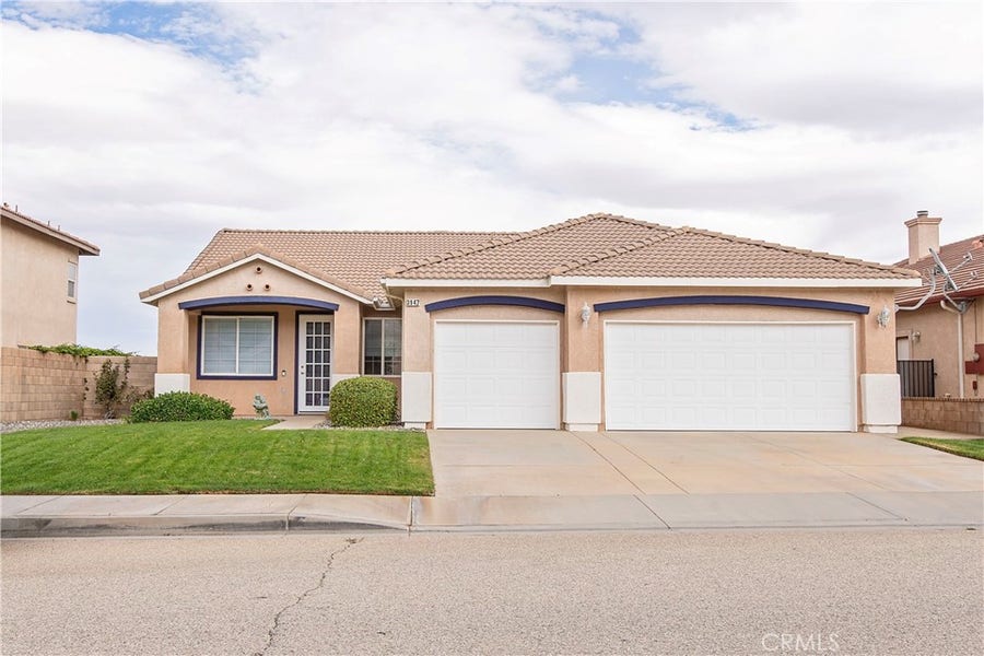 Property photo for 3947 Grandview, Palmdale, CA