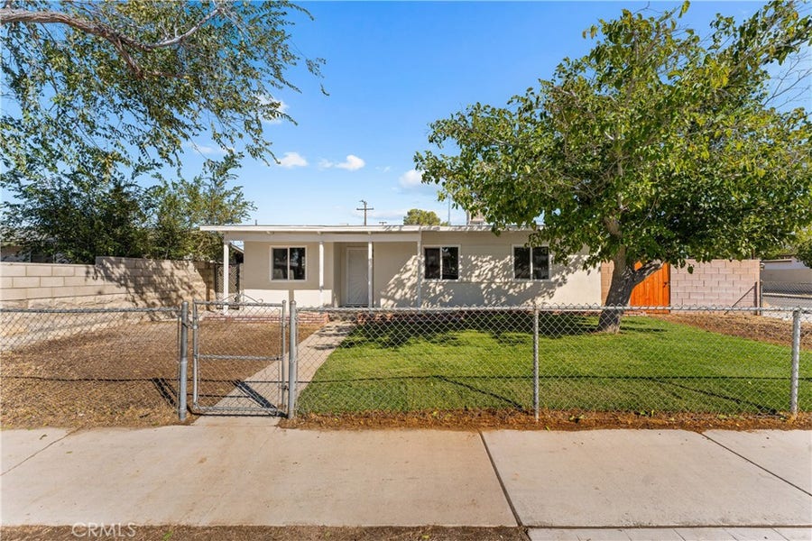 Property photo for 45402 10th Street W, Lancaster, CA