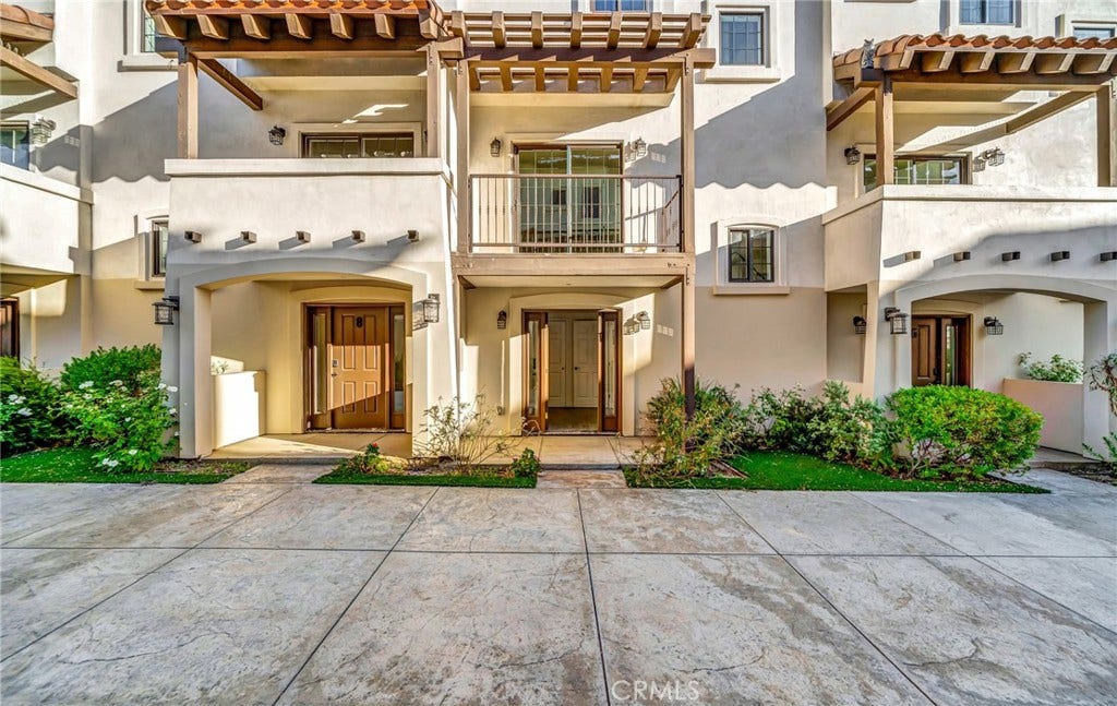 1101 N Maclay, #7, San Fernando, CA 91340 1101 N Maclay, #7, San Fernando, CA 91340