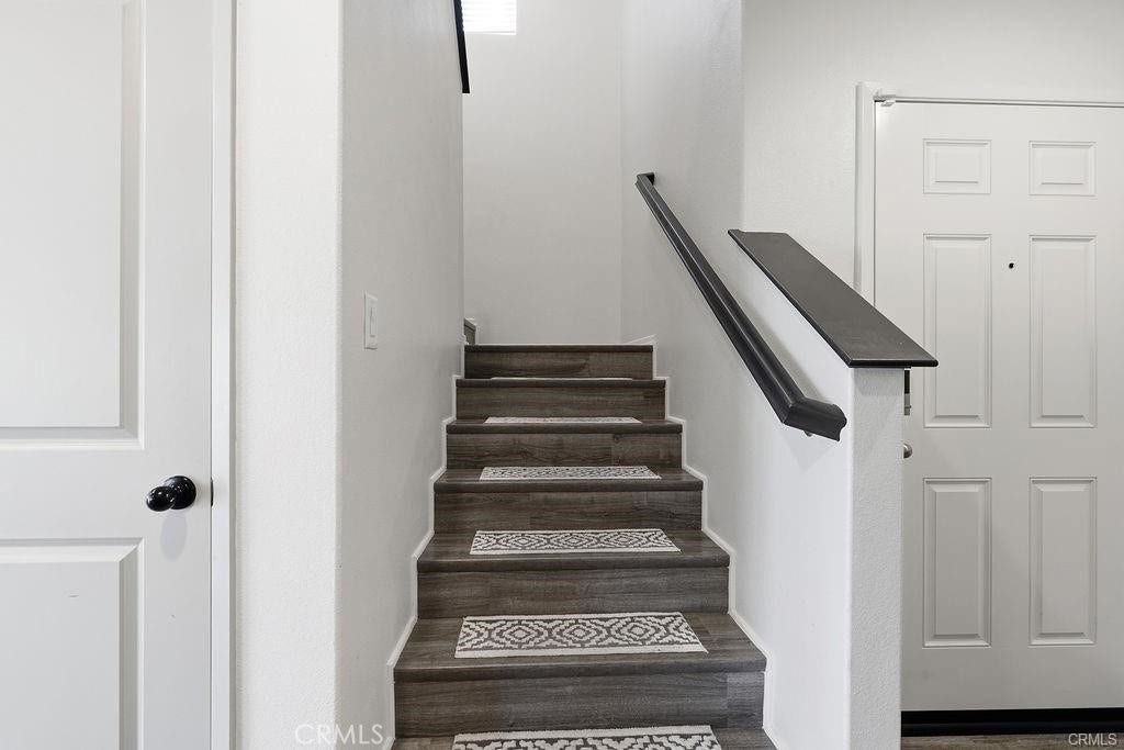 4384 W Avenue J-5, Lancaster, CA 93536